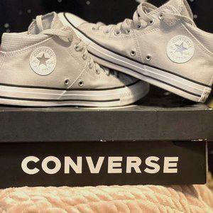 Hi-top Converse NWOT